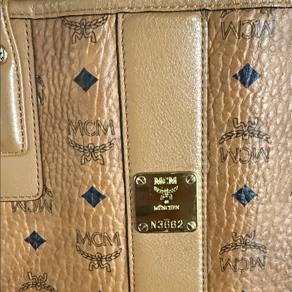 Reversible Liz Shopper In Visetos Medium - Picture 5 of 13